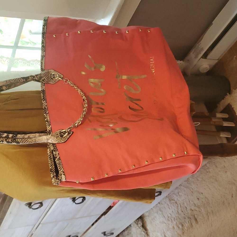 🎊🎊 Victoria Secret pink canvas travel tote🎊🎊